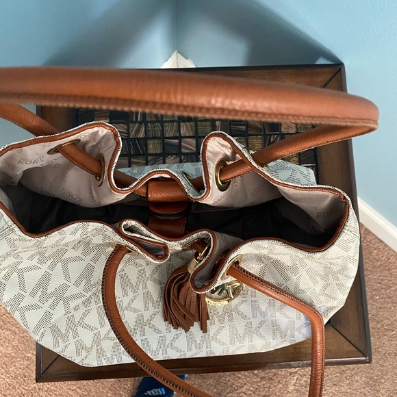 ⚡️MICHAEL KORS OK0973629 Hobo Handbag - Picture 3 of 8